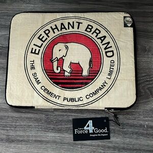 NWT - Elephant Laptop Sleeve